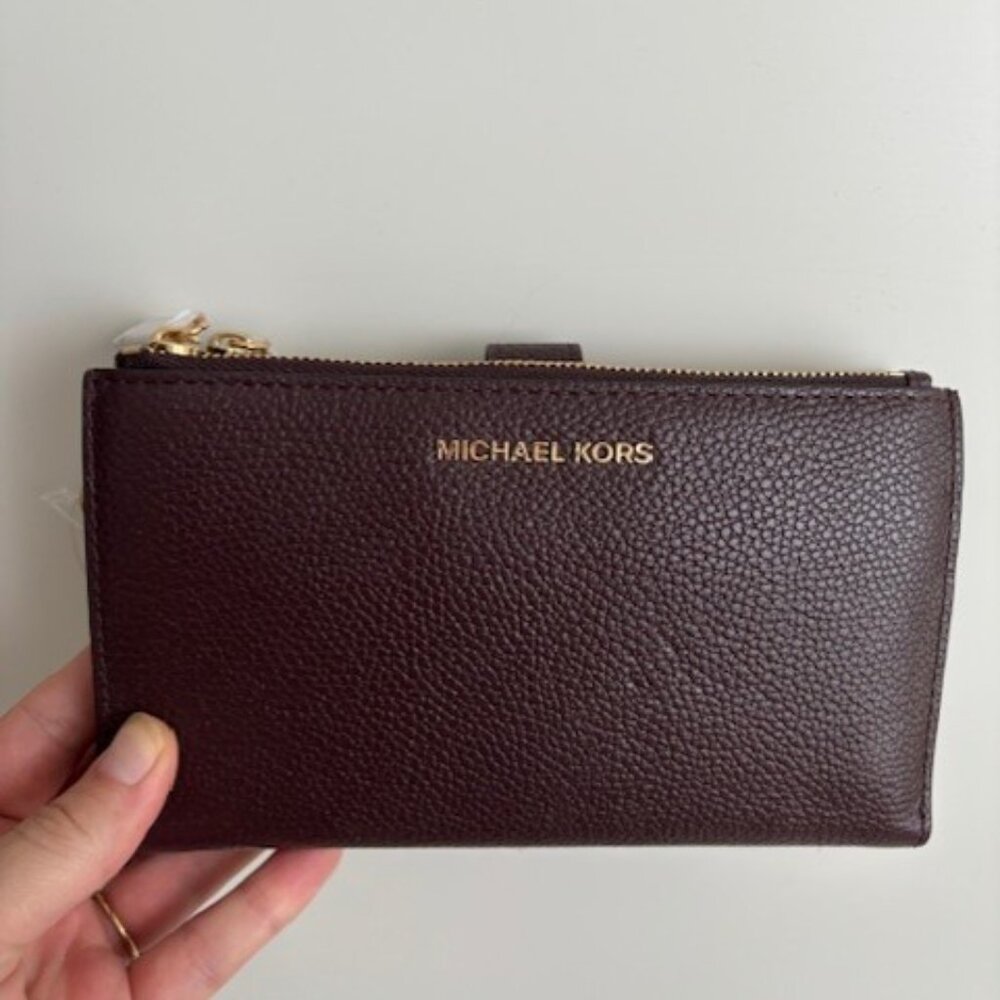 Michael Kors Jet Set Wristlet *NWT*